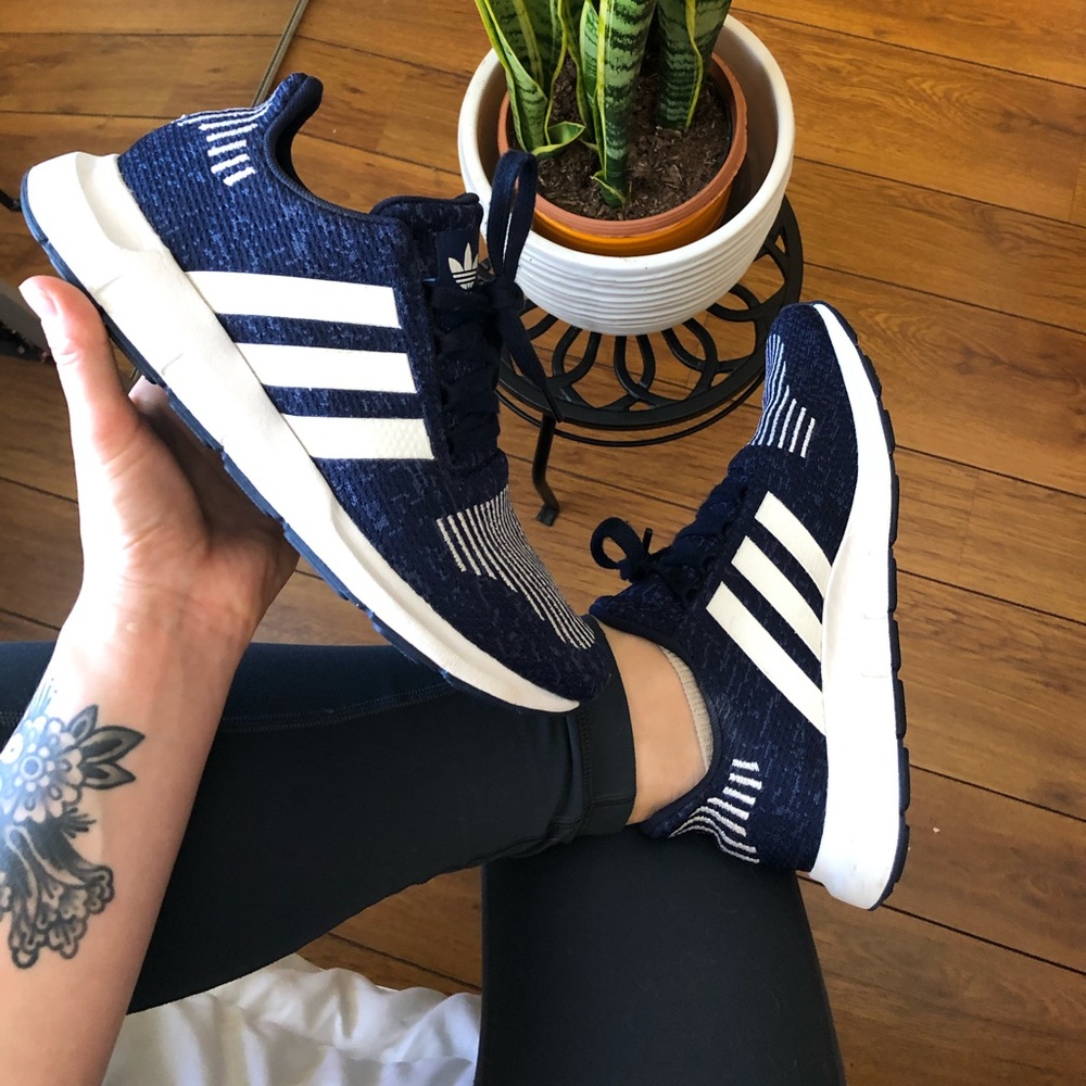 Adidas Sneakers